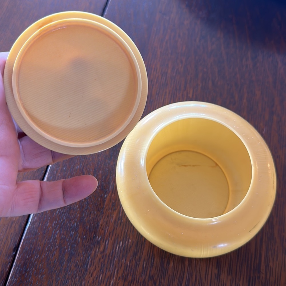 Antique Ivory Celluloid Vanity Set. 4 containers w lids, 1 hand mirror & 3 hooks - Picture 13 of 16
